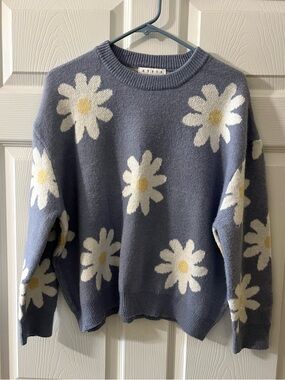 Daisy Floral Pattern Knit Sweater